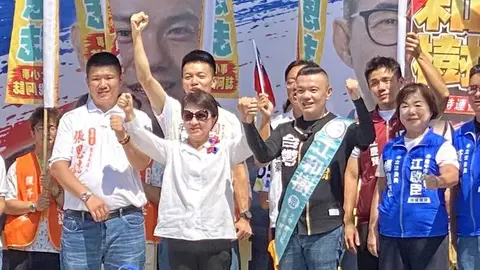 民眾黨議員成立競總造勢大會:盧秀燕喊支持市長,台下群眾竟大喊江和樹