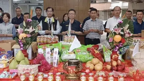 中元普度警局供品藏玄機 台南新化分局祈求「破不止、發生降」