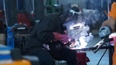 台灣代表隊赴哈薩克參加人工智慧競賽，八名學生奪下三銀四銅（示意圖）