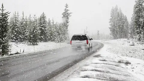 赴日租車釀禍!沖繩自駕疑未讓道 33歲台灣男右轉撞傷七旬駕駛(示意圖)