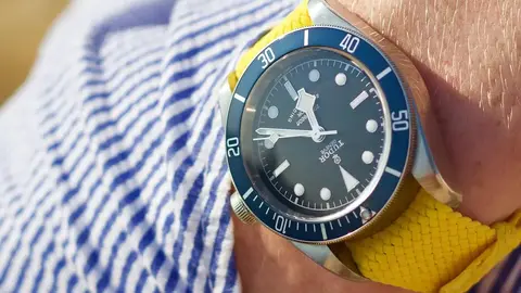 TUDOR Northflag GMT腕錶十年後強勢回歸,搭載兩地時間功能與T-(示意圖)