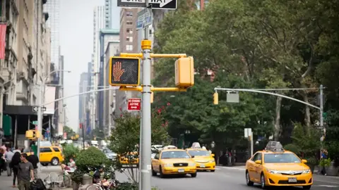 打方向燈照樣挨罰？交裁處揭三大關鍵迷思與行車陷阱（示意圖）