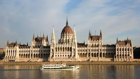 英國外國影響力登記計畫遭質疑，跨黨派議員關切對中管制不足（示意圖）