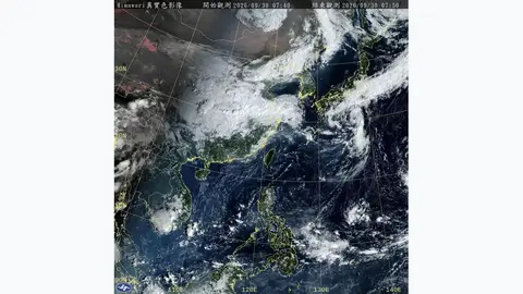 週末好天氣掰！10月初兩波東北季風接力，北東迎風面轉雨降溫（衛星雲圖）